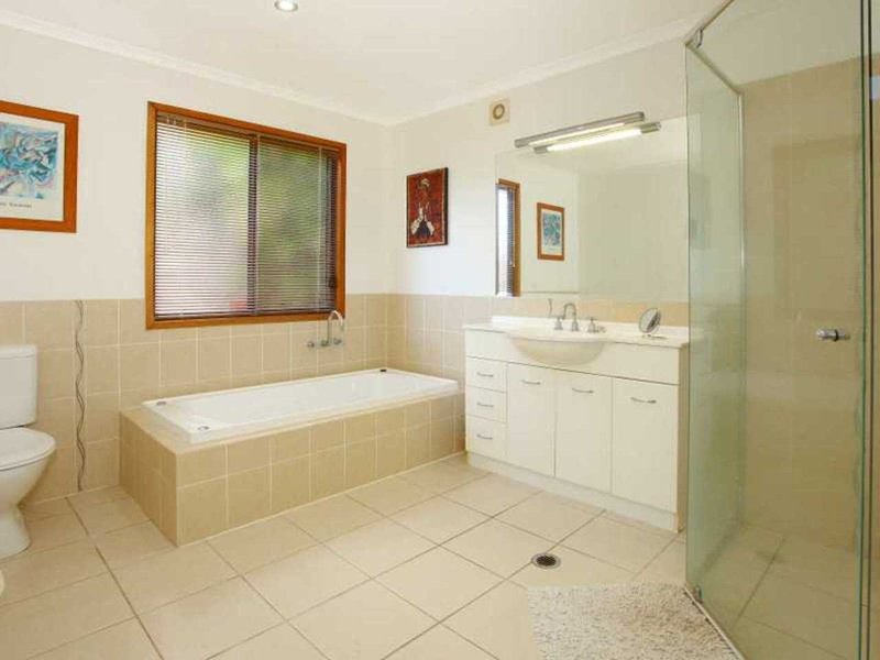 Photo - 92 Plateau Cres , Carrara QLD 4211 - Image 17