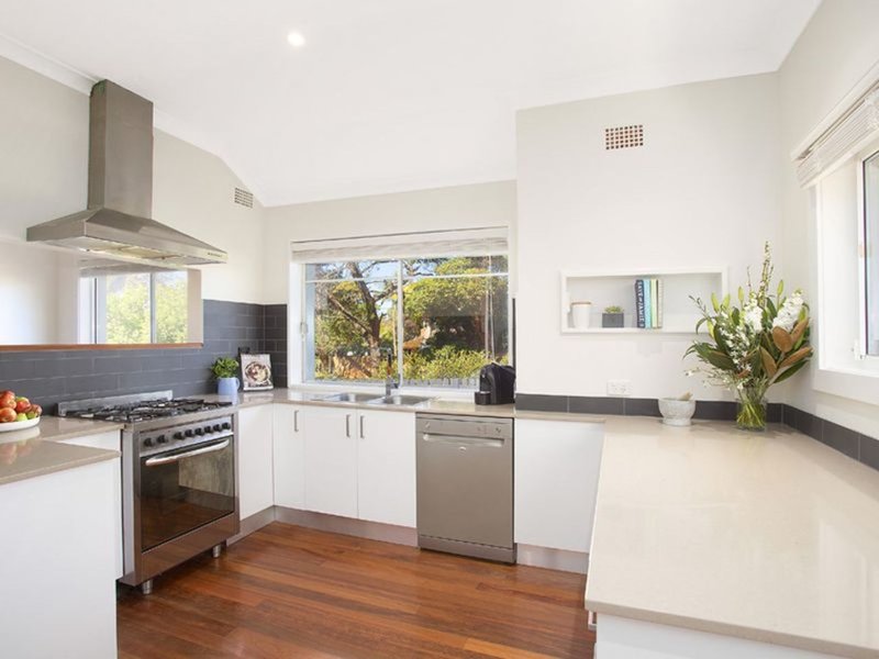 Photo - 92 Plateau Road, Bilgola NSW 2107 - Image 3