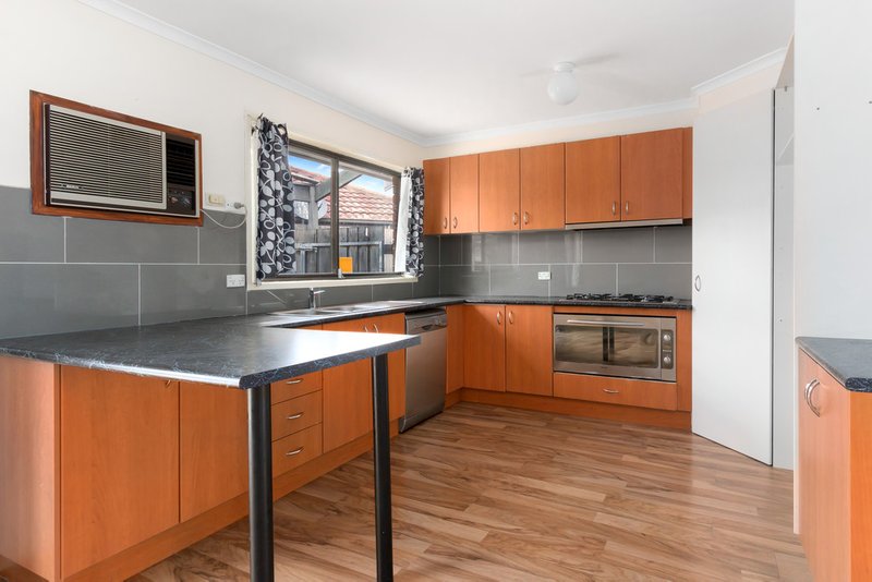 Photo - 92 Racecourse Road, Pakenham VIC 3810 - Image 3