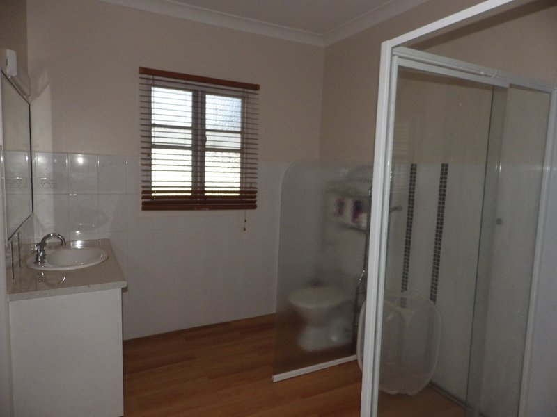 Photo - 92 Robert Street, Surat QLD 4417 - Image 14