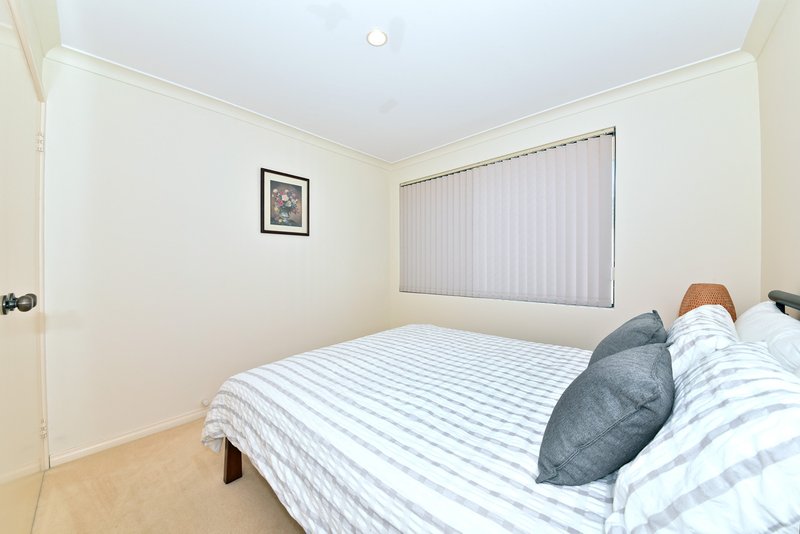 Photo - 92 Roxburgh Circle, Kinross WA 6028 - Image 17