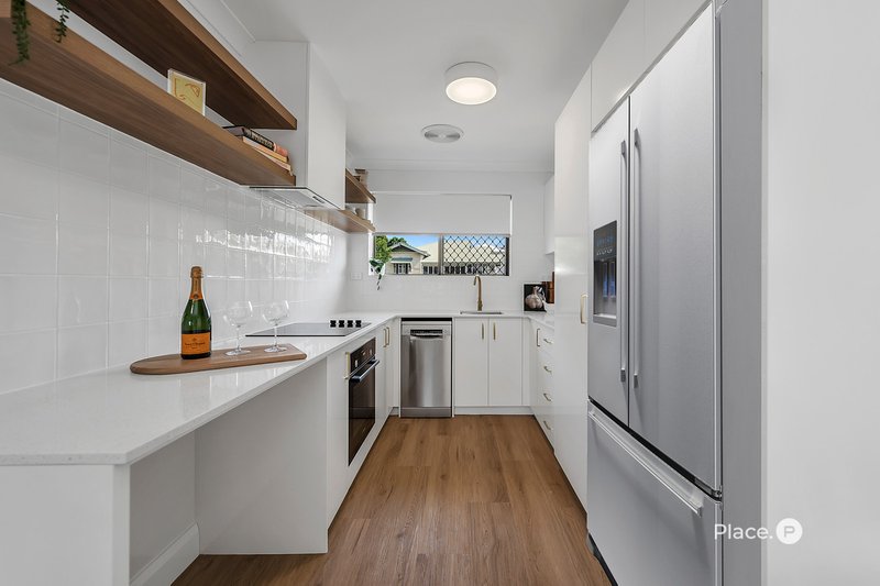 Photo - 92 Stuart Street, Bulimba QLD 4171 - Image 6
