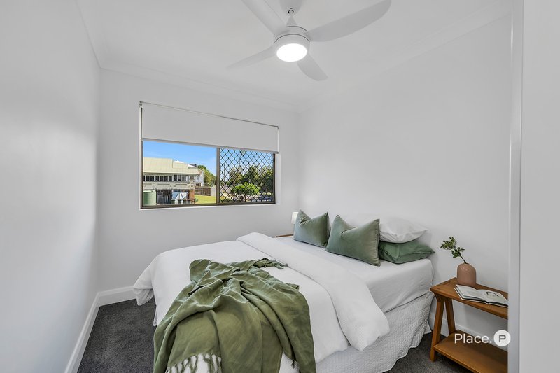 Photo - 92 Stuart Street, Bulimba QLD 4171 - Image 11