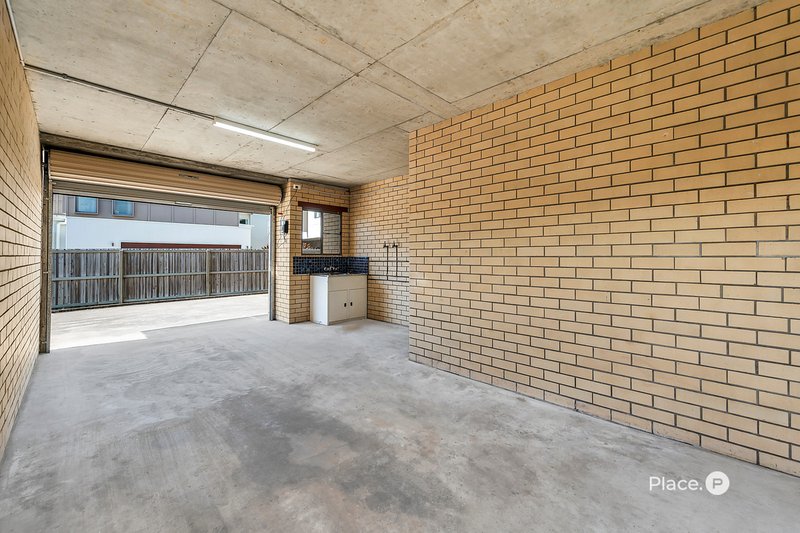 Photo - 92 Stuart Street, Bulimba QLD 4171 - Image 13
