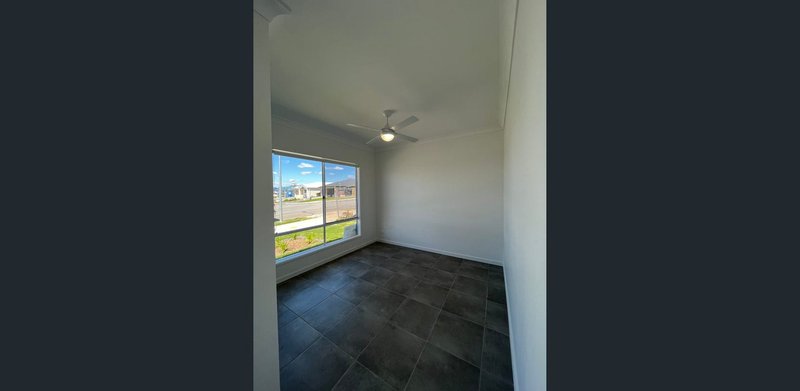 Photo - 92 Sunrise Street, Ripley QLD 4306 - Image 4