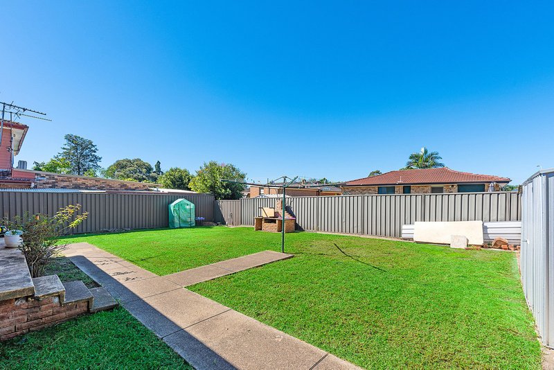 Photo - 92 Tambaroora Crescent, Marayong NSW 2148 - Image 8