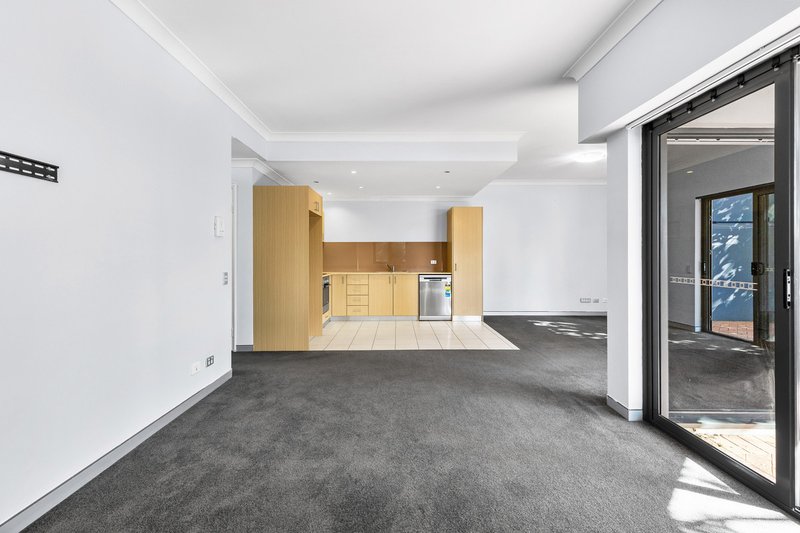 Photo - 9/2 Walsh Loop, Joondalup WA 6027 - Image 4