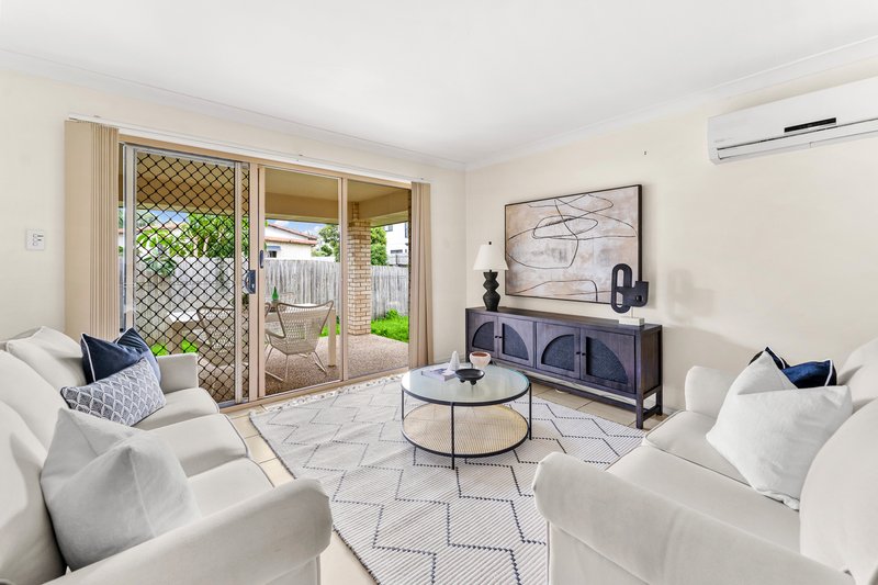 Photo - 92 Warrigal Road, Runcorn QLD 4113 - Image 2