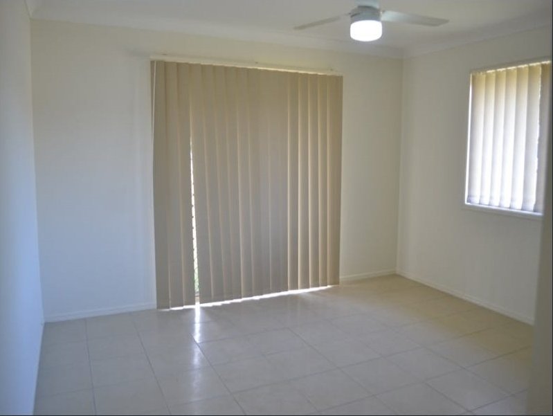 Photo - 92 Warrigal Road, Runcorn QLD 4113 - Image 10