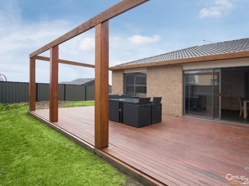 Photo - 92 Windermere Boulevard, Pakenham VIC 3810 - Image 11