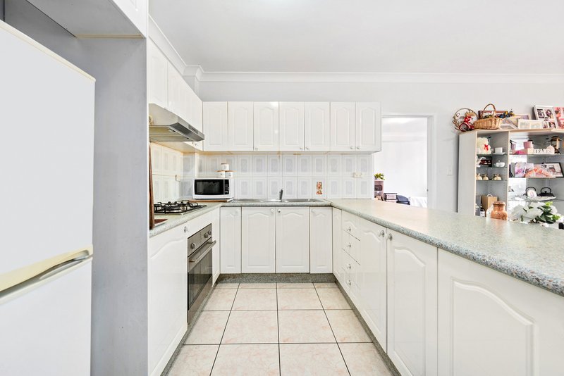 Photo - 9/20-24 Simpson Street, Auburn NSW 2144 - Image 2