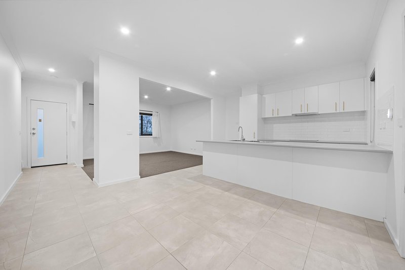 Photo - 9/205 James Mirams Drive, Roxburgh Park VIC 3064 - Image 4