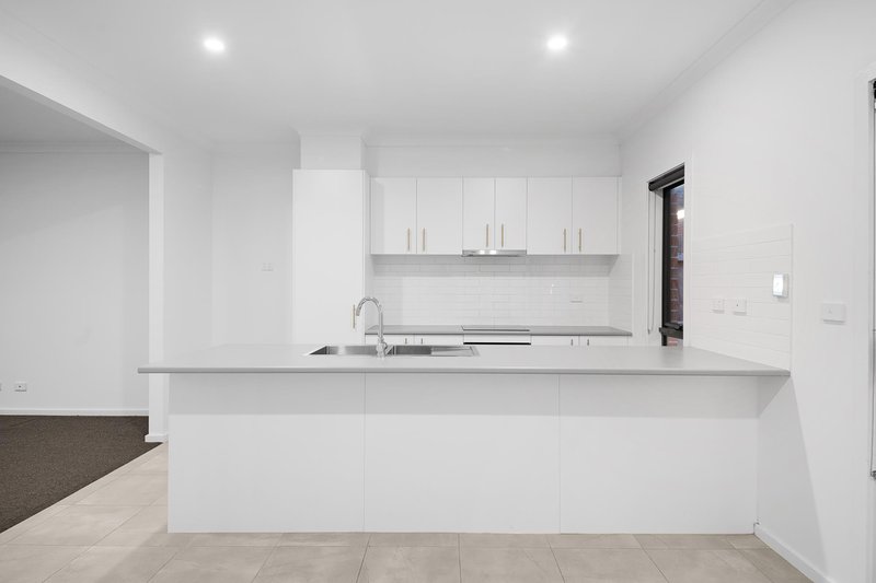 Photo - 9/205 James Mirams Drive, Roxburgh Park VIC 3064 - Image 7