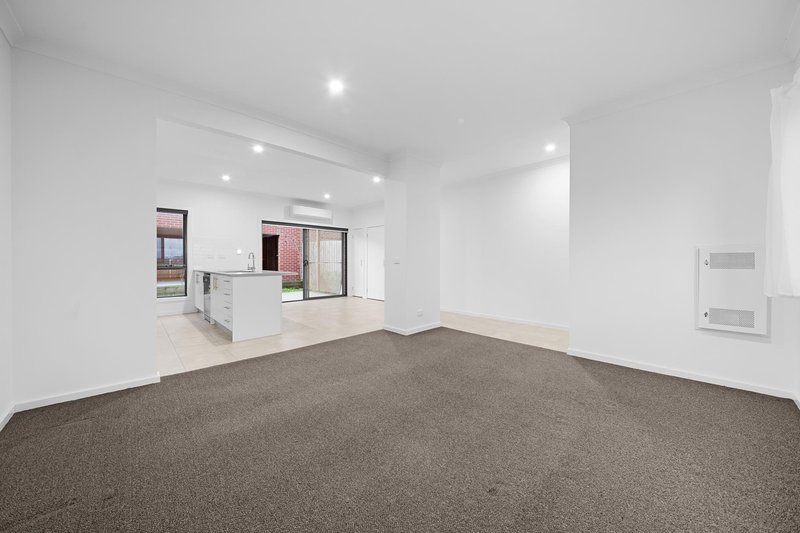 Photo - 9/205 James Mirams Drive, Roxburgh Park VIC 3064 - Image 9