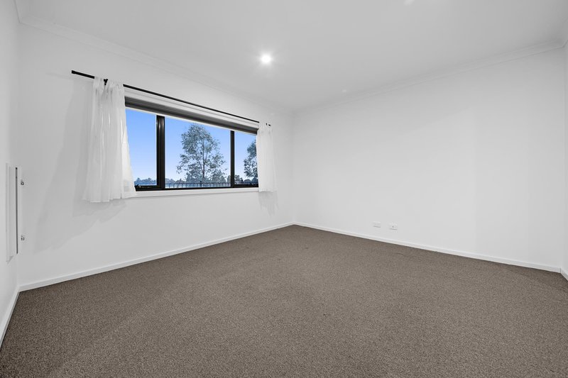 Photo - 9/205 James Mirams Drive, Roxburgh Park VIC 3064 - Image 11