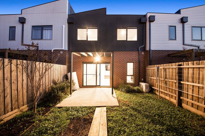 Photo - 9/205 James Mirams Drive, Roxburgh Park VIC 3064 - Image 17