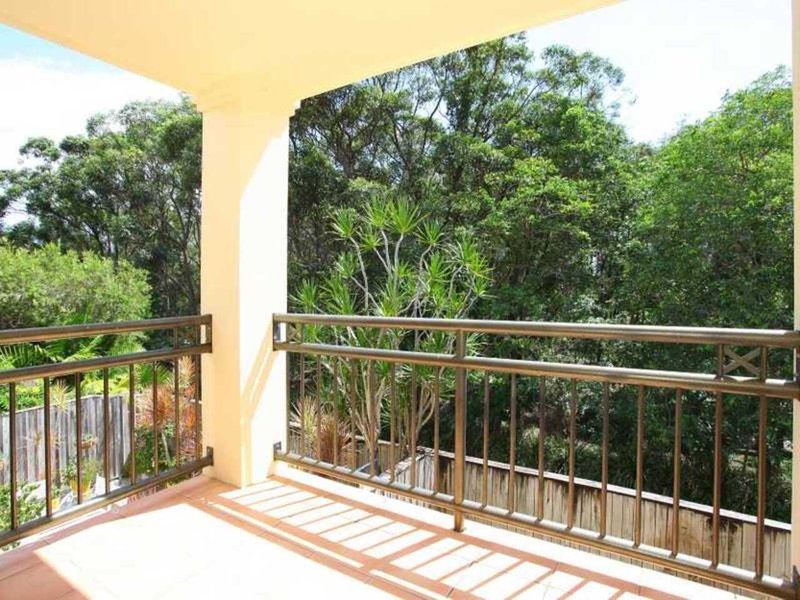 Photo - 9/21 Beachcomber Court, Burleigh Waters QLD 4220 - Image 9