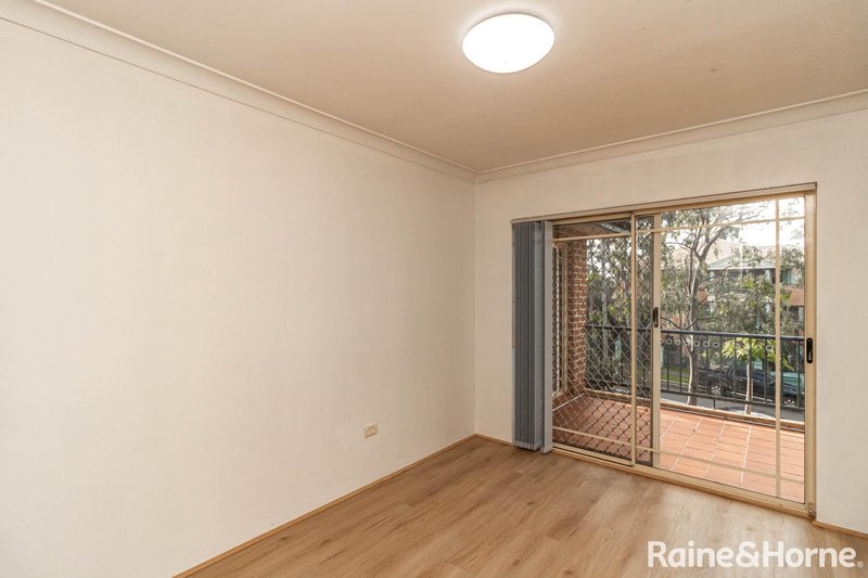 Photo - 9/22-24 Bailey Street, Westmead NSW 2145 - Image 4