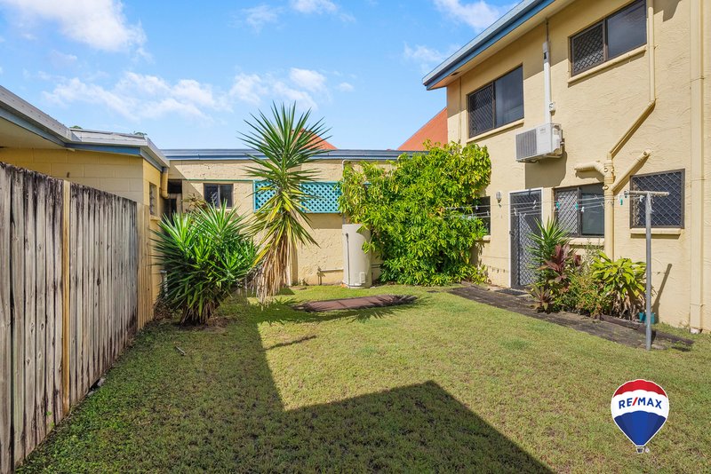 Photo - 9/22-24 Palm Street, Holloways Beach QLD 4878 - Image 12