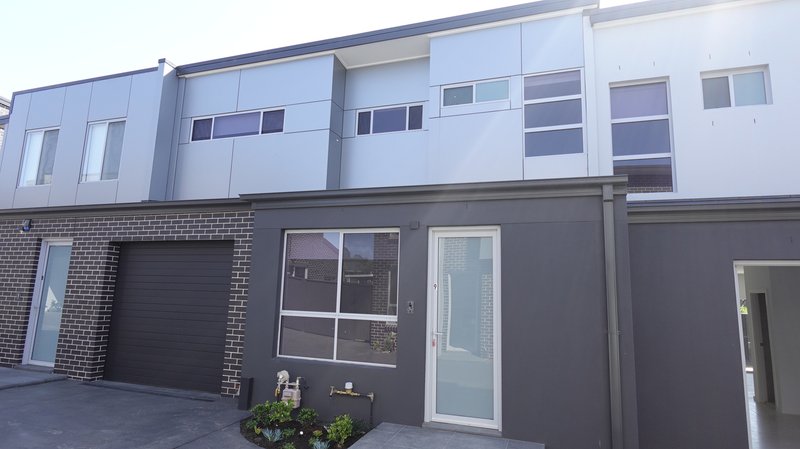 Photo - 9/22 Holland Crescent, Casula NSW 2170 - Image