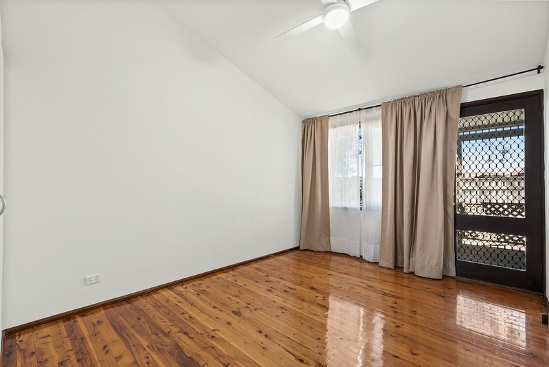 Photo - 9/22 Taylor Street, Condell Park NSW 2200 - Image 2