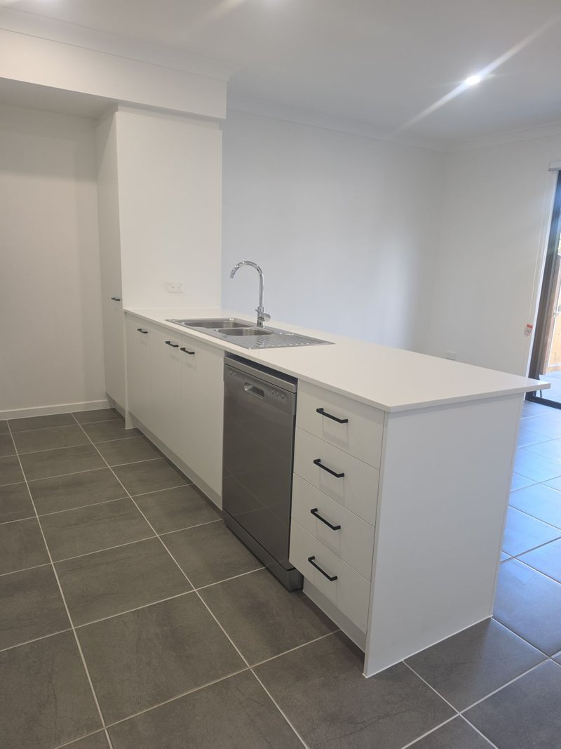 Photo - 92/2 Waler Close, Mango Hill QLD 4509 - Image 7