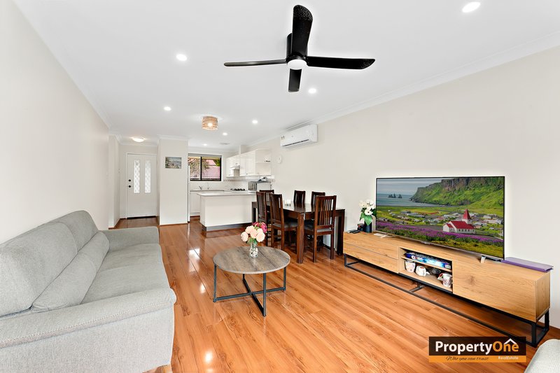 Photo - 9/226 Harrow Road, Glenfield NSW 2167 - Image 5