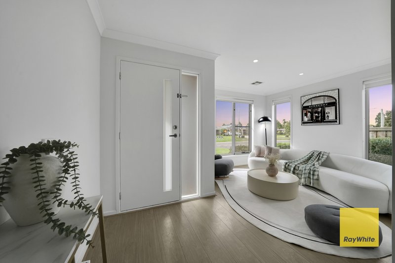 Photo - 923 Morris Road, Truganina VIC 3029 - Image 3