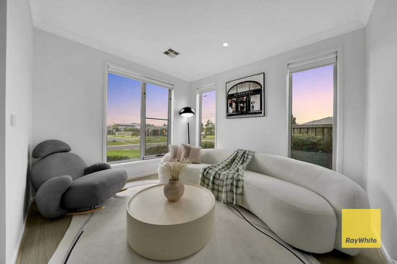 Photo - 923 Morris Road, Truganina VIC 3029 - Image 4