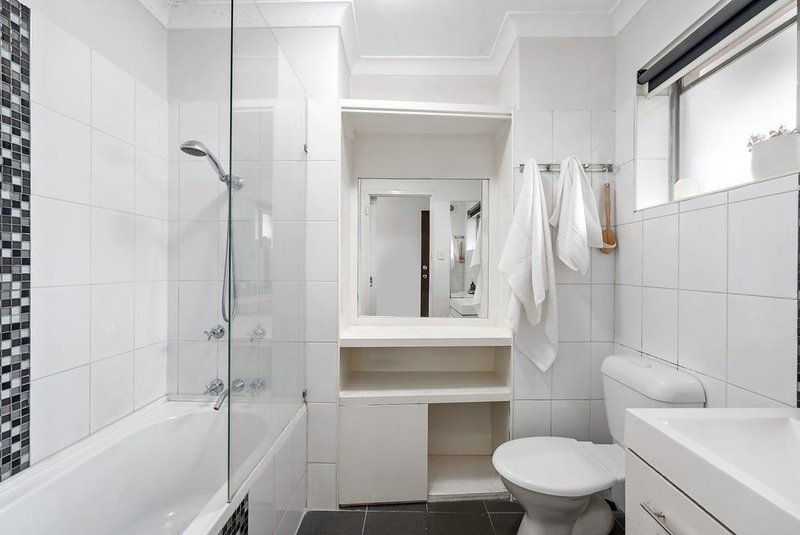 Photo - 9/24 Crescent Road, Hamilton QLD 4007 - Image 8