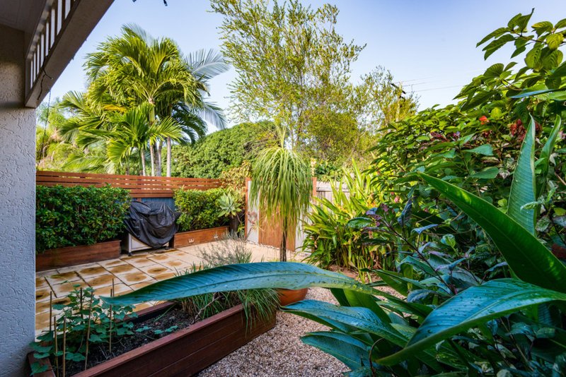 9/24 Warren Street, Palm Cove QLD 4879