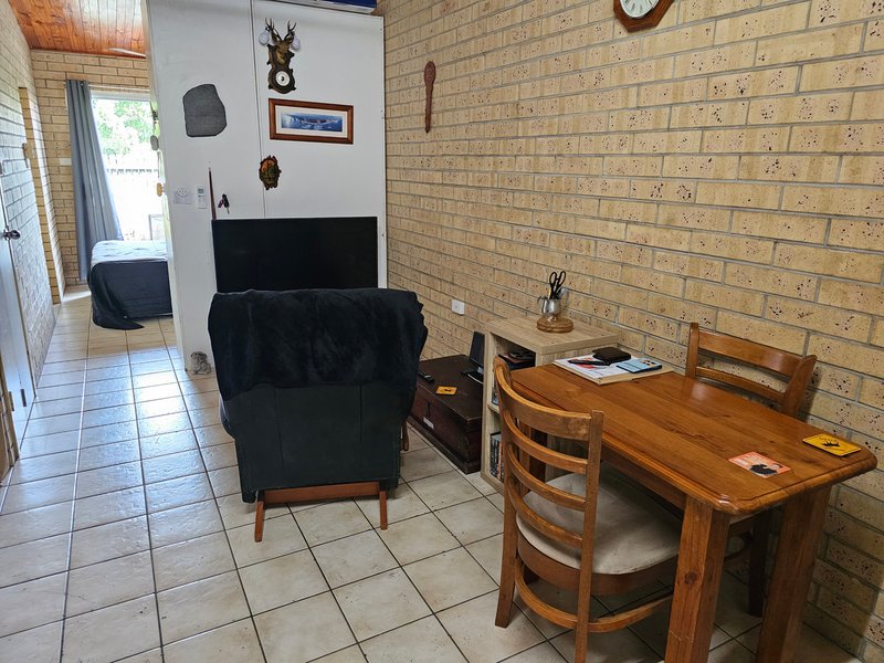 Photo - 9/25-27 Conley Street, Ayr QLD 4807 - Image 4