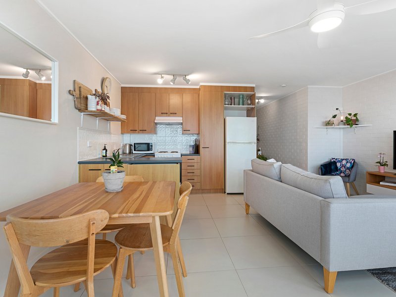 Photo - 9/252 Alexandra Parade, Alexandra Headland QLD 4572 - Image 4