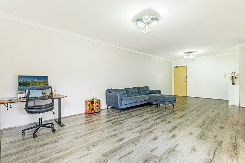 Photo - 9/253-255 Dunmore Street, Pendle Hill NSW 2145 - Image 4