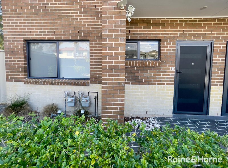 9/26-28 Third Avenue, Macquarie Fields NSW 2564