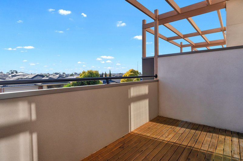 Photo - 9/27 Turva Avenue, Tarneit VIC 3029 - Image 7