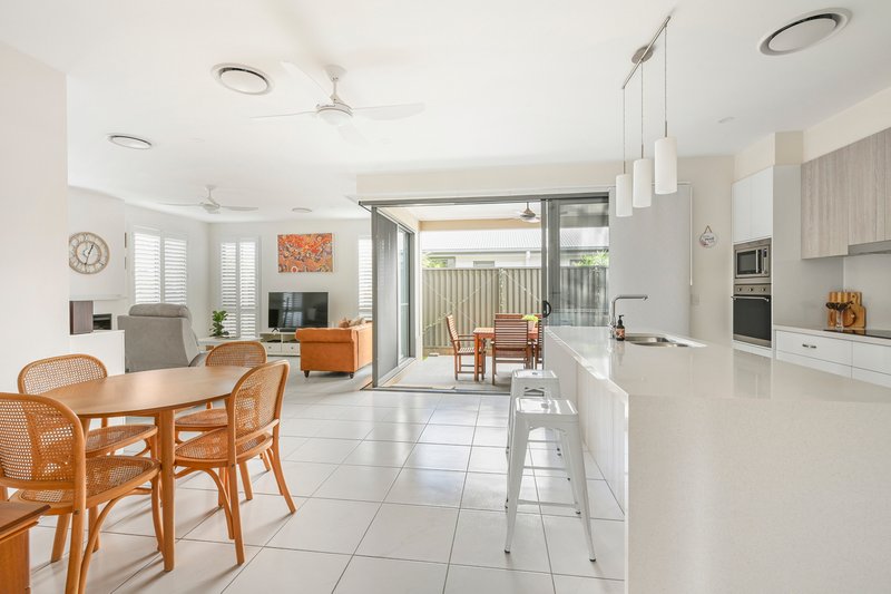 Photo - 92/75 Highgrove Drive, Highfields QLD 4352 - Image 10