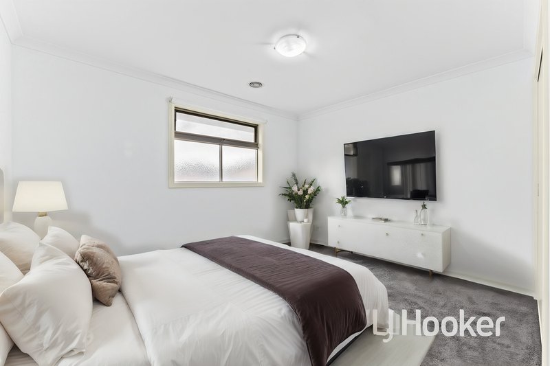 Photo - 9/280 Pound Road, Hampton Park VIC 3976 - Image 9