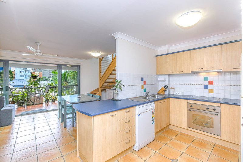 Photo - 9/29 Bell St , Kangaroo Point QLD 4169 - Image 3