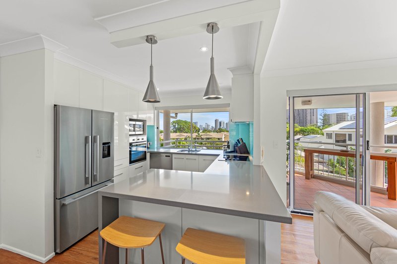 Photo - 9/29 West Burleigh Road, Burleigh Heads QLD 4220 - Image 6