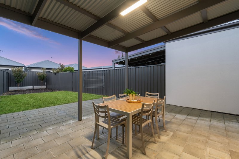 Photo - 92A Hendrie Street, Morphettville SA 5043 - Image 2