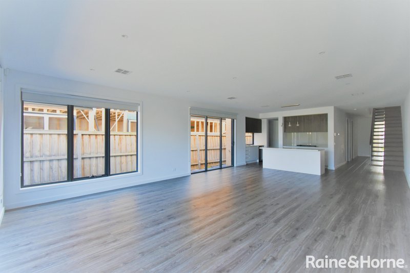 Photo - 92A Orange Street, Bentleigh East VIC 3165 - Image 2
