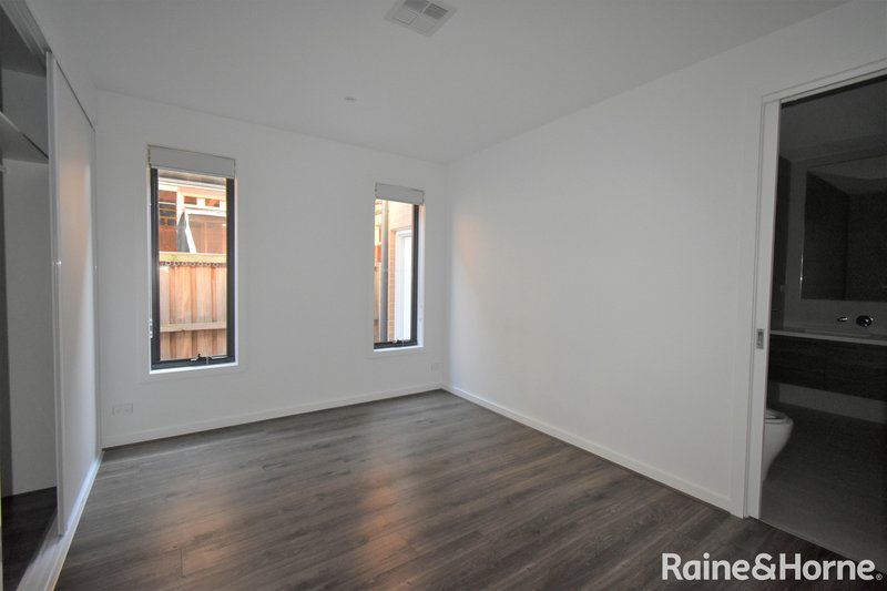 Photo - 92A Orange Street, Bentleigh East VIC 3165 - Image 5