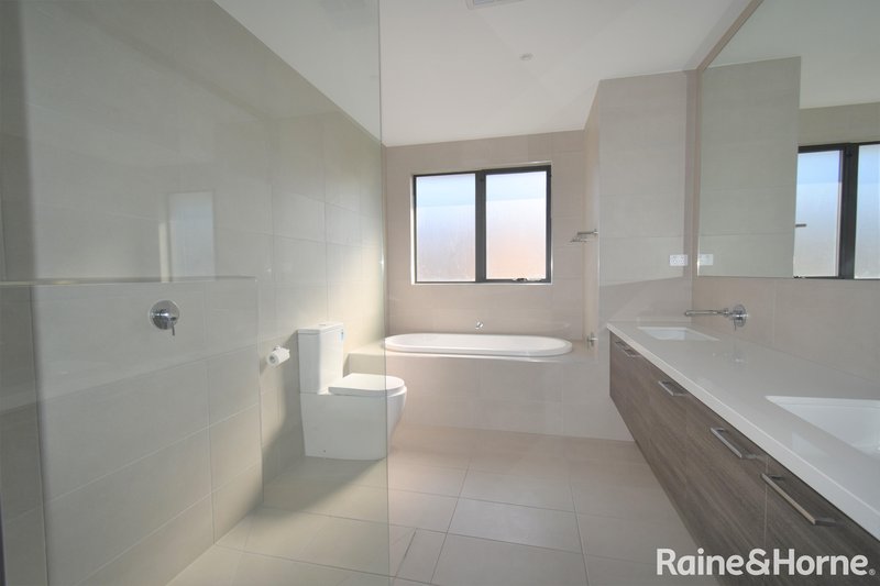 Photo - 92A Orange Street, Bentleigh East VIC 3165 - Image 10