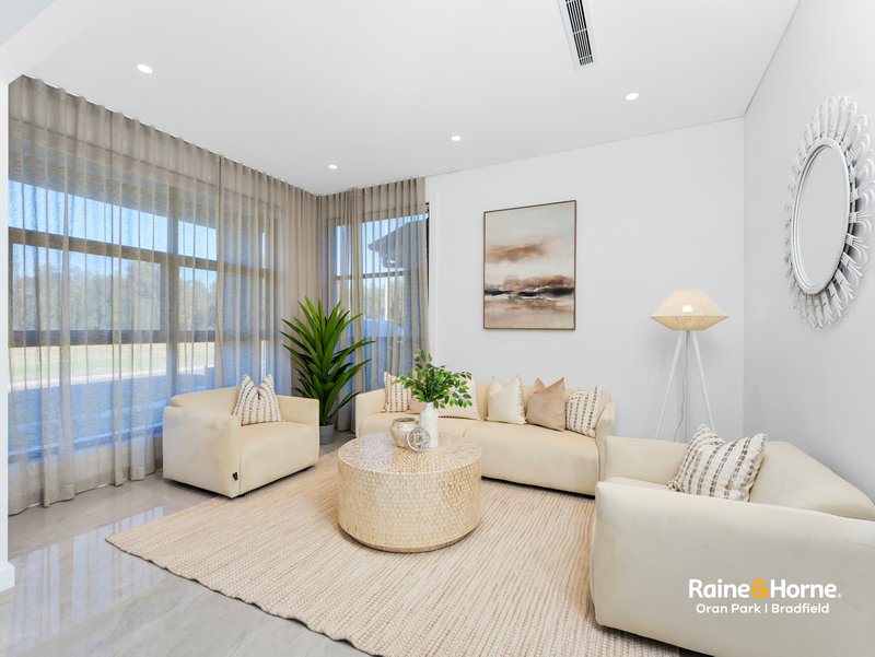 Photo - 92A Rosedale Circuit, Carnes Hill NSW 2171 - Image 2