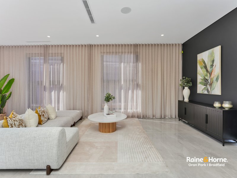 Photo - 92A Rosedale Circuit, Carnes Hill NSW 2171 - Image 7