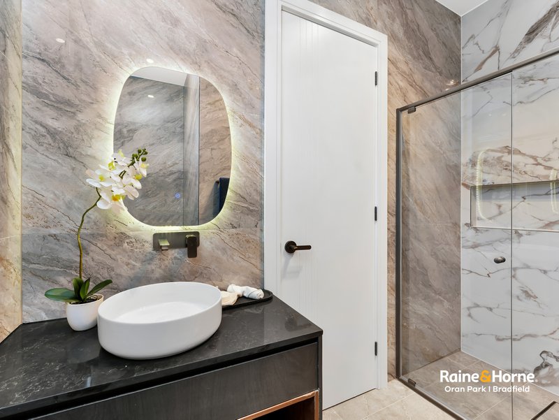 Photo - 92A Rosedale Circuit, Carnes Hill NSW 2171 - Image 17