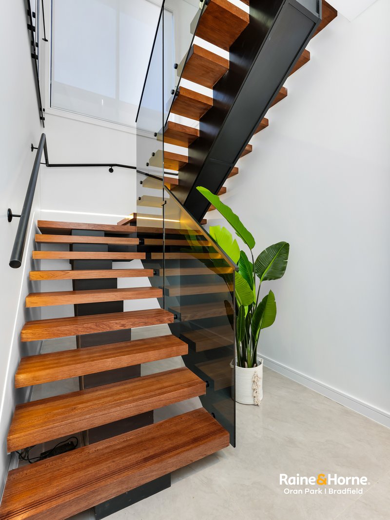 Photo - 92A Rosedale Circuit, Carnes Hill NSW 2171 - Image 18