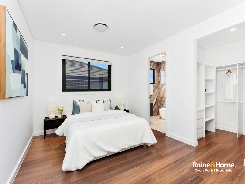 Photo - 92A Rosedale Circuit, Carnes Hill NSW 2171 - Image 23
