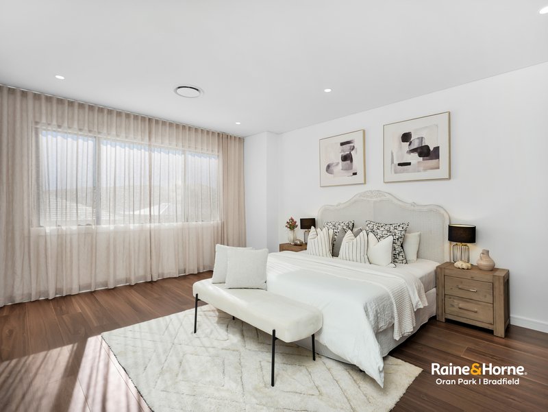 Photo - 92A Rosedale Circuit, Carnes Hill NSW 2171 - Image 25